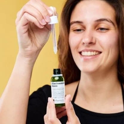 La Saponaria Niacinamid + Zink Anti-Alterungscreme für Fettige Haut mit Aknen und Vergrößerten Poren 30ml
