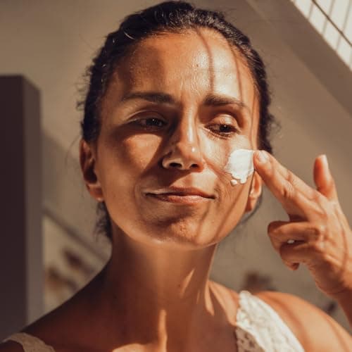JUNGLÜCK Sonnenfluid Gesicht SPF 50+ - Vegan | Leichte Gesichtslotion ohne Weißeleffekt | Breitspektrum UV-Schutz LSF 50
