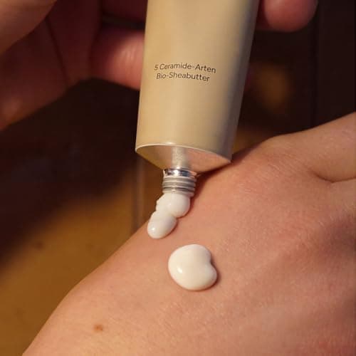 JUNGLÜCK Ceramide Handcreme - Feuchtigkeitsspendende Pflege für trockene und raue Hände - Schnell einziehende Creme ohne