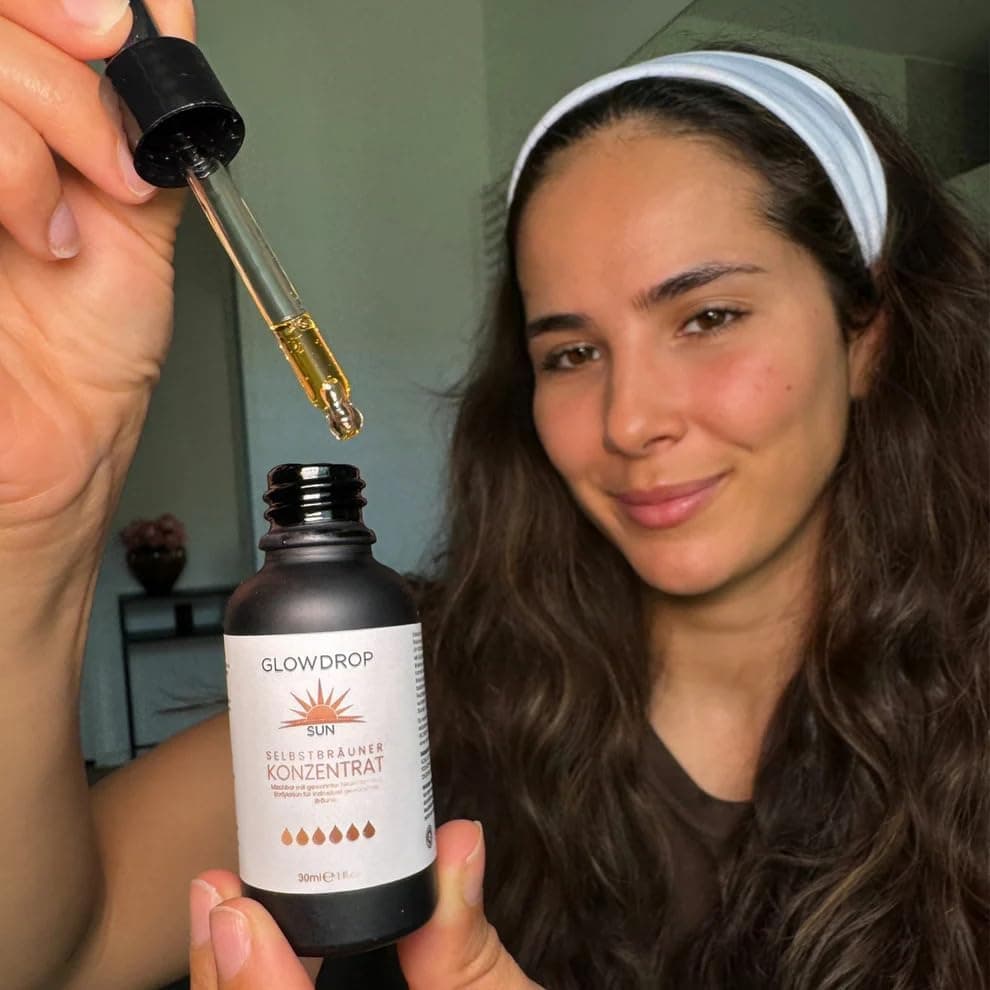 SUN Selbstbräunungskonzentrat – Flüssiges vegan Selftan Serum – Für natürliche und streifenfreie Bräune – Zu Gesichtspfl